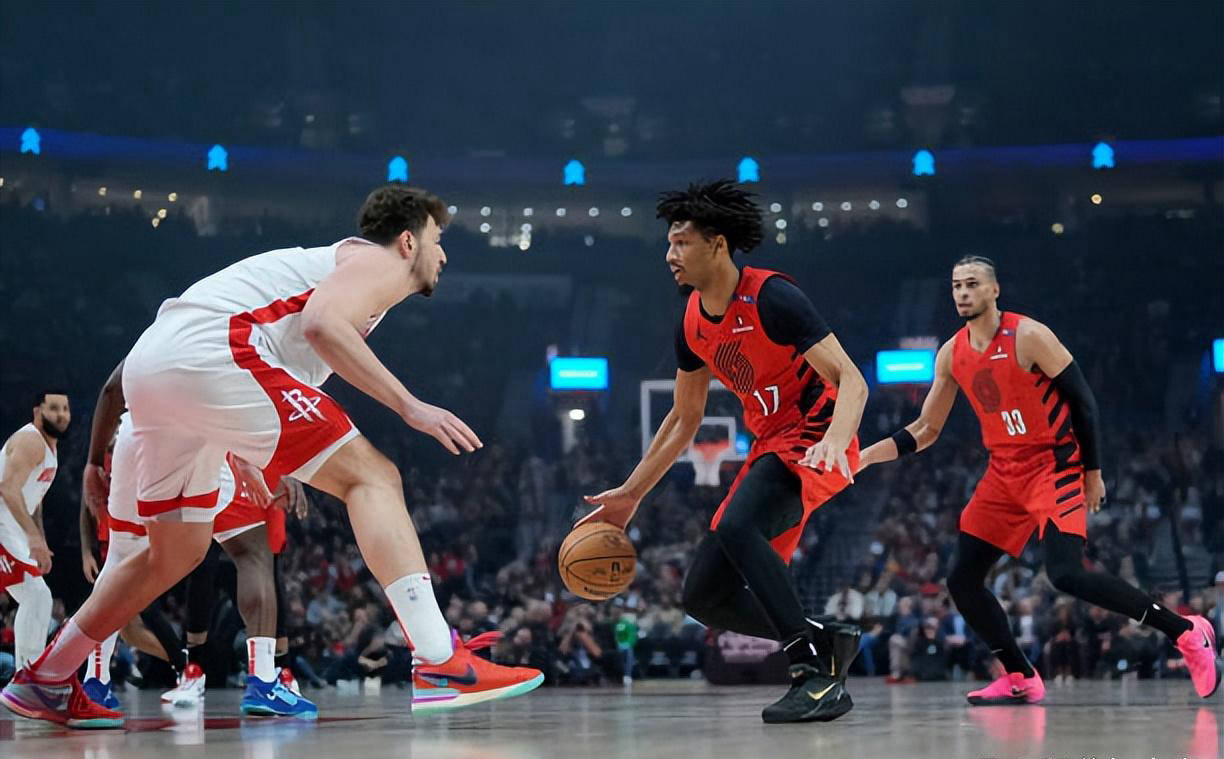 转会期体能课后，波特兰开拓者外线爆发备战NBA季后赛，气氛紧张，训练强度明显提升的简单介绍